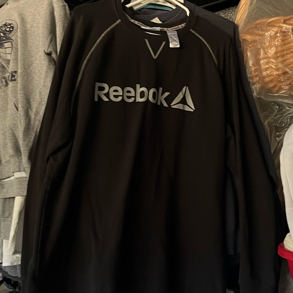 Men’s Reebok sweater!!